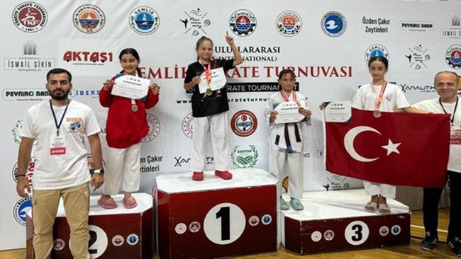 KARATEDE Ã‡ORUM RÃœZGARI BURSA'YI DA SALLADI