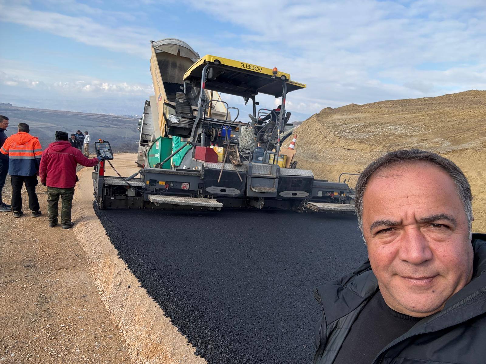 TUTUŞ YOLLARI ASFALTLANDI