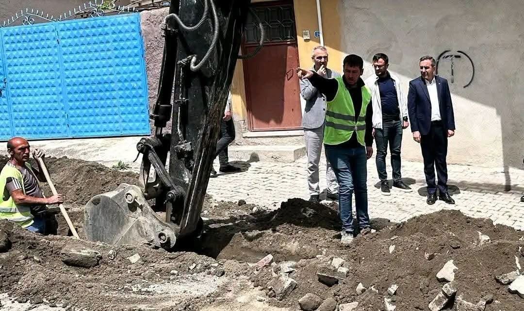 SUNGURLU'DA ŞEBEKE YENİLEME ÇALIŞMALARI TAMAMLANIYOR