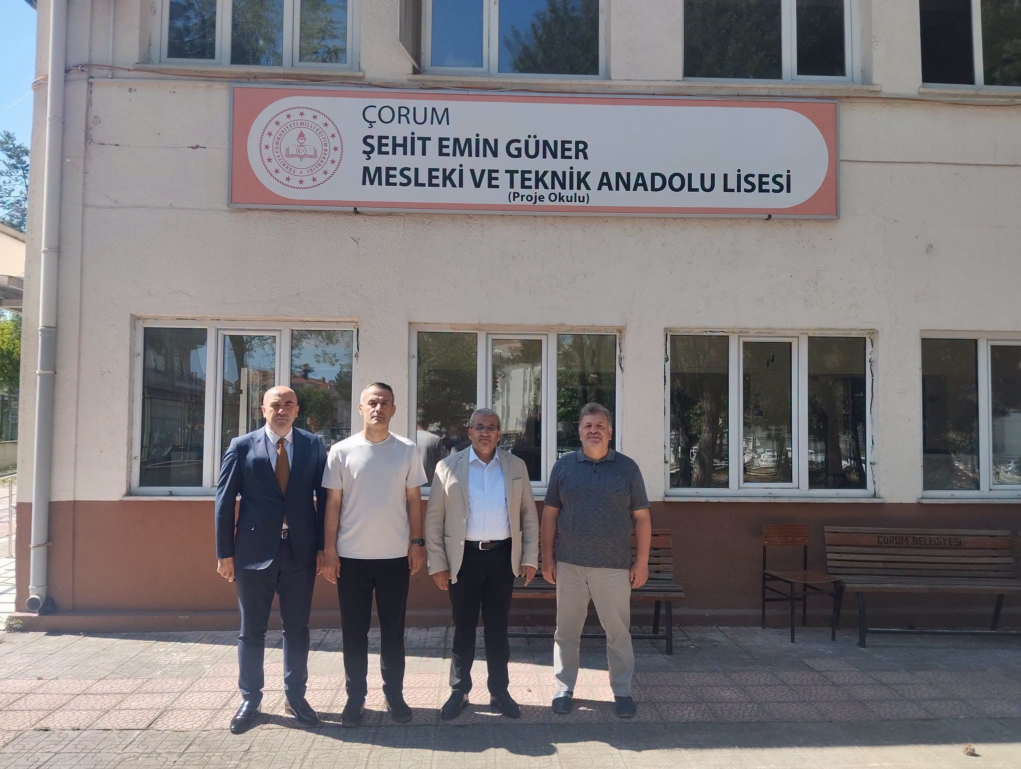 76 YILLIK OKULA MODERN KAMPÜS