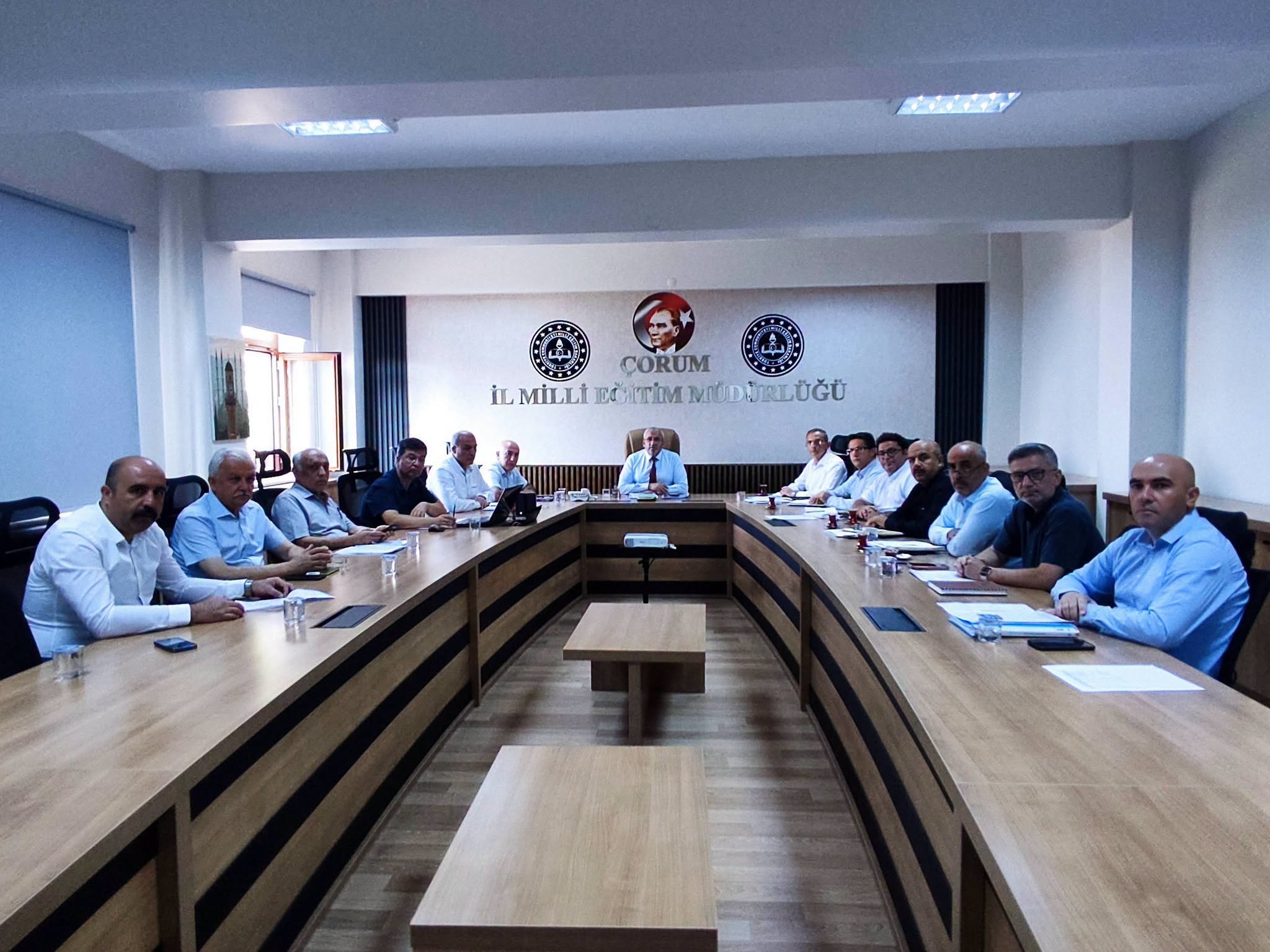 YENİ EĞİTİM ÖĞRETİM YILI HAZIRLIKLARI MASAYA YATIRILDI