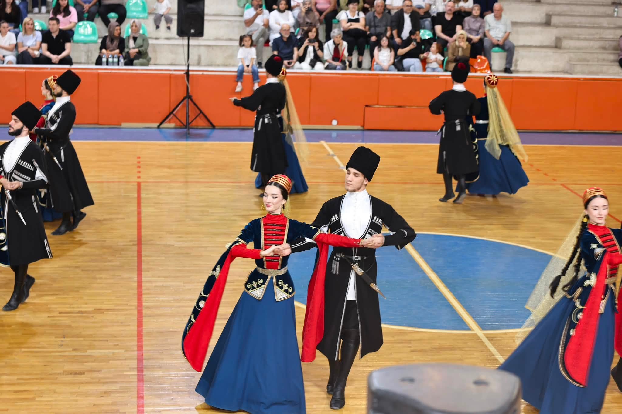 ÇORUM'DA BÜYÜK KAFKAS FESTİVALİ COŞKUSU