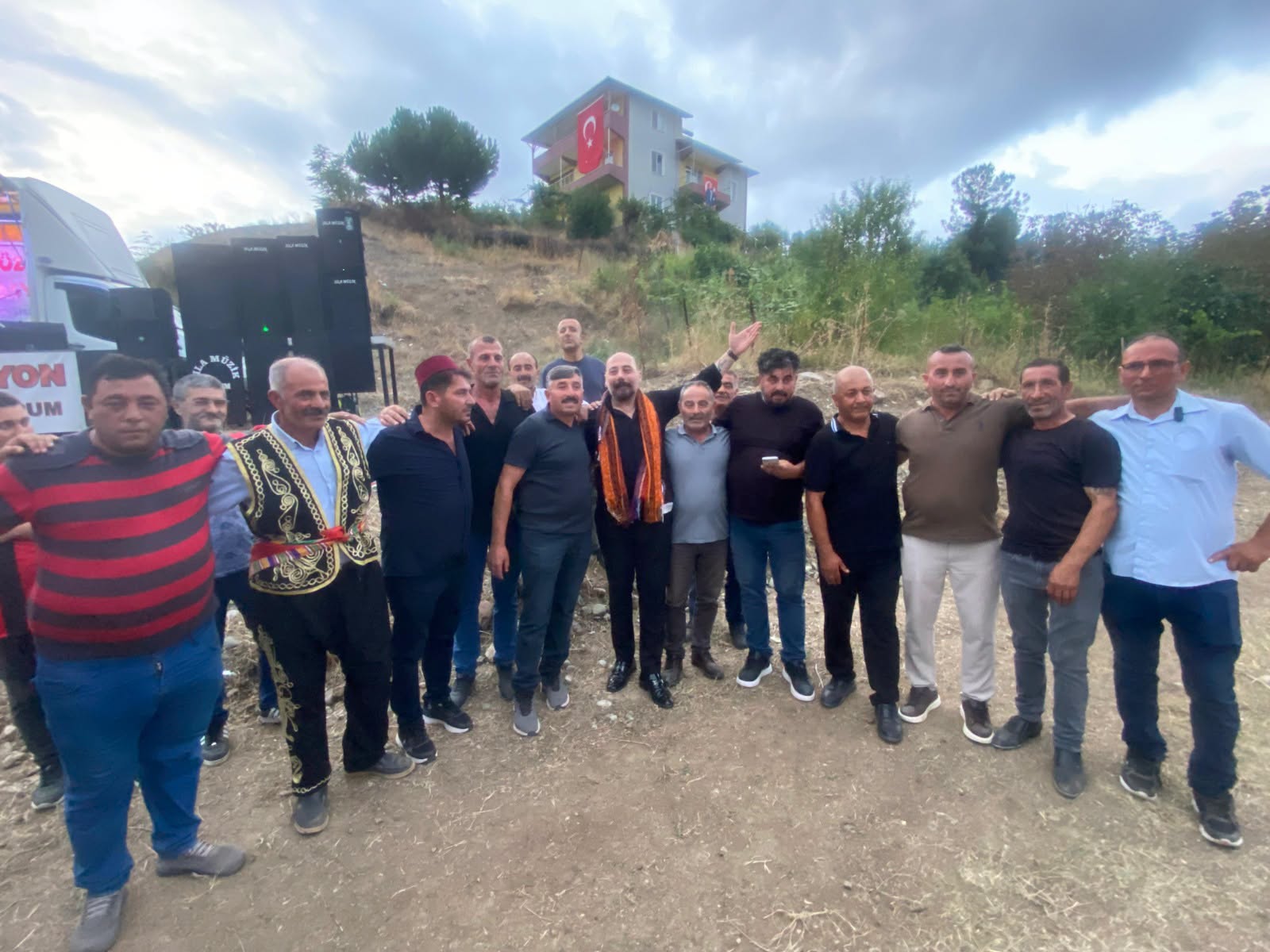 GÖKGÖZLER’DE DOLU DOLU KEŞKEK ŞENLİĞİ